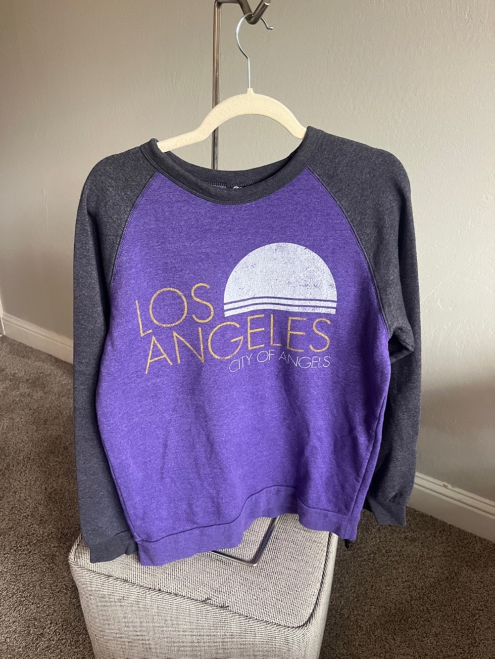 Los Angeles Purple Graphic Raglan Sweatshirt